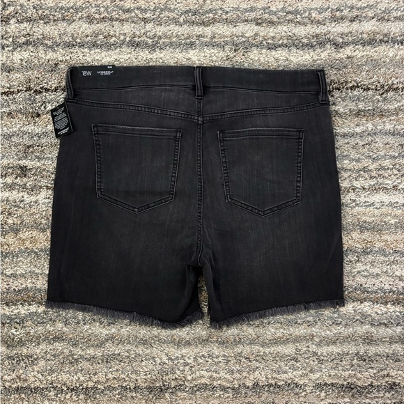 Liverpool Gia Glider Pull-On Shorts Sz 18W NWT | Liverpool Pull-On Mini Shorts - Picture 10 of 14